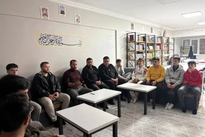 Bayburt’ta gençler Aliya İzzetbegoviç’i andı
