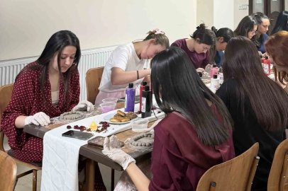 Sarıgöl’de gençlerin hayalleri seramikle şekilleniyor
