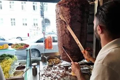 Almanya’da sembol olan Türk Döneri’ne  "Steak Döner" ismi tepkisi

