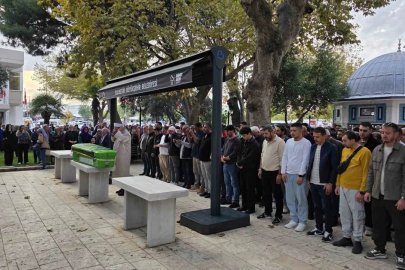 Bandırma’da kazada hayatını kaybeden motokurye son yolculuğuna uğurlandı
