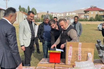 Yüksekova’da arılar elektrikli çitle koruma altında: 30 üreticiye hibe desteği
