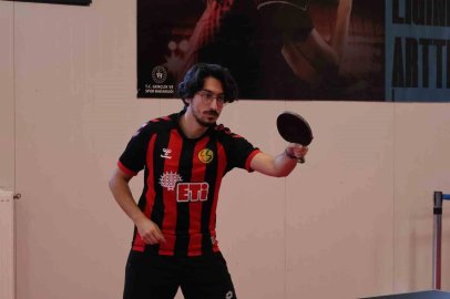 Anadolu Üniversitesi’nde "Bağımsızlık Yılı" masa tenisi turnuvası düzenlendi
