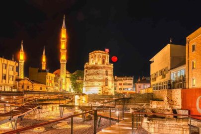 Bakan Ersoy, Edirne’nin tarihe açılan kulesini inceledi
