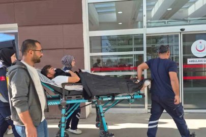 Motosiklet ile hafif ticari araç çarpıştı: 1 yaralı
