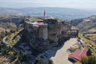 Elazığ’da 940 yıllık cami, restorasyonun ardından ibadete açıldı
