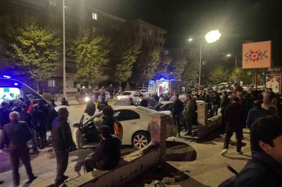 Çorum’da iki otomobil çarpıştı: 4 yaralı
