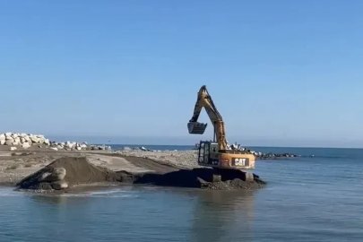 Sinop’ta zarar gören balıkçı barınağında temizlik mesaisi
