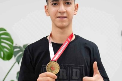 Erdem Koleji öğrencisi Umut Şan, masa tenisinde il şampiyonu oldu
