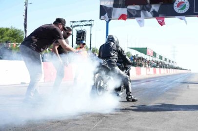 Kepez’de motodrag yarışları büyük heyecanla sürüyor
