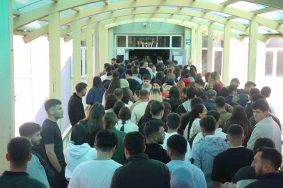 Sivas’ta KPSS Ortaöğretim heyecanı küpeleri unutturdu
