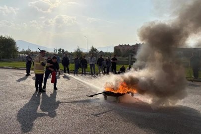 Erzincan’da demir yolu personeline yangın eğitimi verildi
