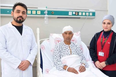 Şanlıurfa’da 60 yaşındaki kadının beynindeki 10 santimetrelik kitle ameliyatla çıkarıldı
