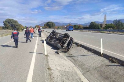 Burdur’da iki otomobil çarpıştı: 2 yaralı
