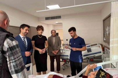 Mengücek Gazi EAH yönetiminden Hasta Hakları Günü’nde hasta ziyareti
