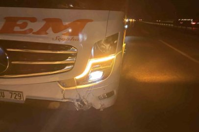 Kastamonu’da otomobil önce bariyerlere, sonra otobüse çarptı: 2 yaralı
