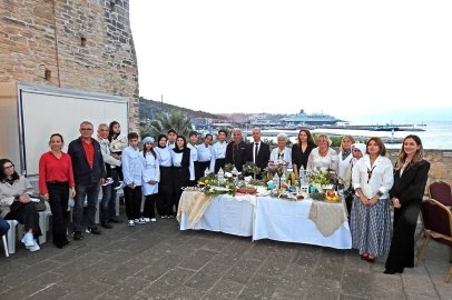 Çeşmeli öğrenciler, tarihî lezzetleri Kültür Sofrası’na taşıdı
