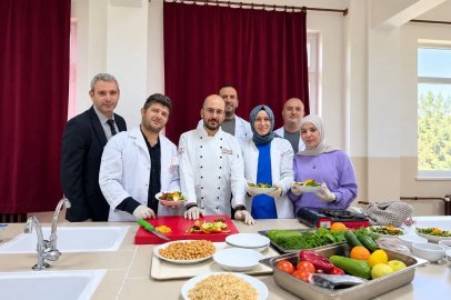 Ladik’te öğretmenler sağlıklı beslenmeyi mutfakta öğrendi
