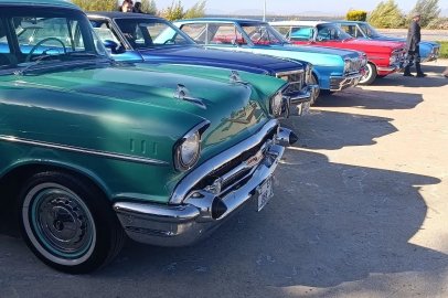 Klasik otomobiller Beyşehir Gölü’nü turladı
