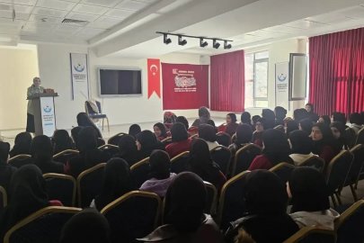 Bayburt’ta öğrencilere sabır ve tevekkülün önemi anlatıldı
