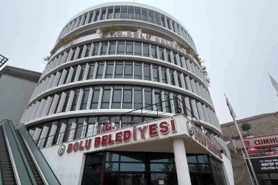Bolu Belediyesi’ne şafak operasyonu: 4 gözaltı
