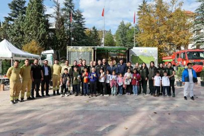 Yeşil Vatan Tırı’nda öğrencilere doğa sevgisi aşılandı
