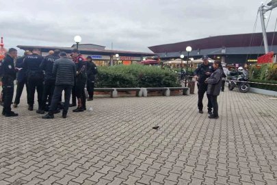 AVM’de silahı ateş alınca kendini vurdu
