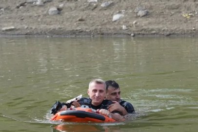 Bursa itfaiyesinden insansız cankurtaran aracı tatbikatı
