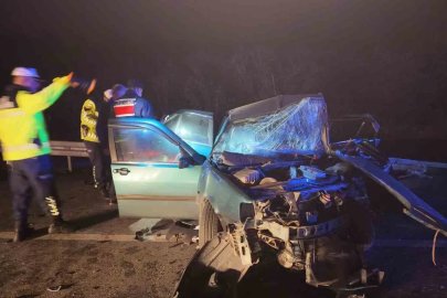 Düzce’de iki araç kafa kafaya çarpıştı: 5 yaralı

