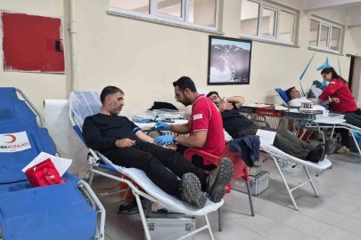 Sarıkamış’ta üniversite öğrencilerinden Kızılay’a kan bağışı desteği
