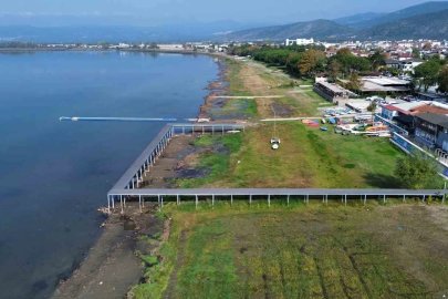 Dereler taştı, barajlar doldu, İznik Gölü çekilmeye devam ediyor
