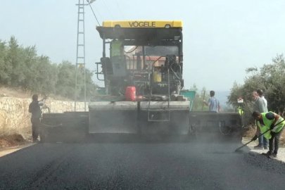 Akdeniz Belediyesi ilçenin dört bir yanında asfalt çalışmalarını sürdürüyor
