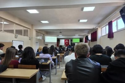 Gediz’de üniversite öğrencilerine güvenli ilişkiler eğitimi
