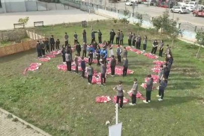 Bolu’da Cumhuriyet coşkusu gökyüzünde
