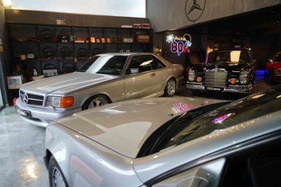 Çocukluktaki oyuncak araba aşkı paha biçilemez Mercedes müzesine dönüştü
