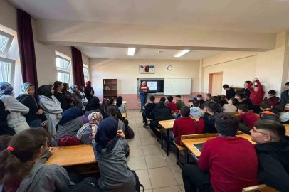 Öğrencilere ve velilere kapsamlı siber güvenlik eğitimi
