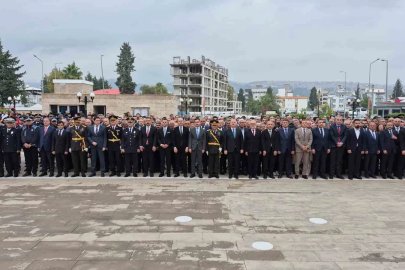 Adıyaman’da Atatürk Anıtı’na çelenk sunuldu
