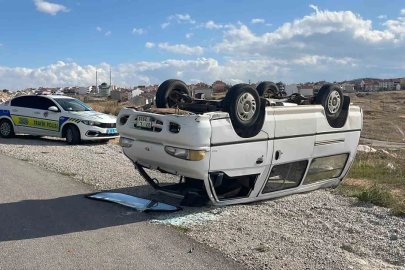 Karaman’da otomobille çarpışan panelvan devrildi: 2 yaralı
