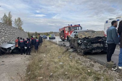Çorum’da otomobil ile cip çarpıştı: 4 ölü, 2 yaralı
