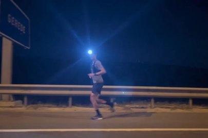 17 yaşındaki Erdem, Cumhuriyet için 103 kilometre koştu
