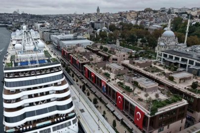 İstanbul Türk bayraklarıyla donatıldı: İstiklal Caddesi’nden Galataport’a Cumhuriyet coşkusu
