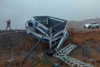 Van Başkale yolunda feci kaza: 12 yaralı
