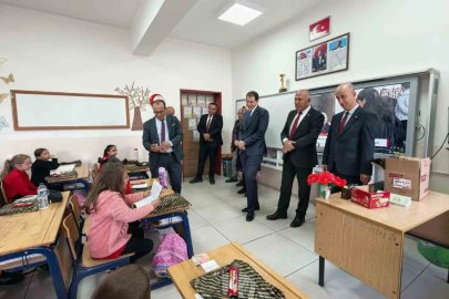 Hisarcık’ta minik öğrencilerin mektupları mutluluğa dönüştü
