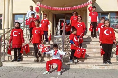 Havza’da özel öğrencilerden Cumhuriyet Bayramı kutlaması
