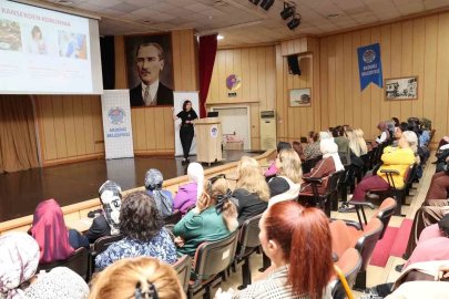 Akdenizli kadınlara meme kanseri konusunda bilgilendirme semineri düzenlendi

