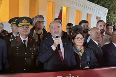 Osmaniye’de Cumhuriyet’in 103. yılı 103 metrelik Türk bayrağıyla kutlandı
