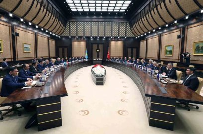 Cumhurbaşkanı Erdoğan, Kazakistan Cumhurbaşkanı Tokayev ile görüştü
