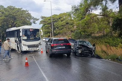 Otel servis midibüsü ile otomobil çarpıştı: 1 yaralı
