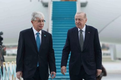 Cumhurbaşkanı Erdoğan, Kazakistan Cumhurbaşkanı Tokayev’i havalimanında karşıladı

