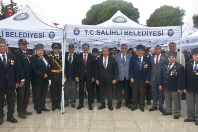 Salihli’de Cumhuriyet coşkusu başladı
