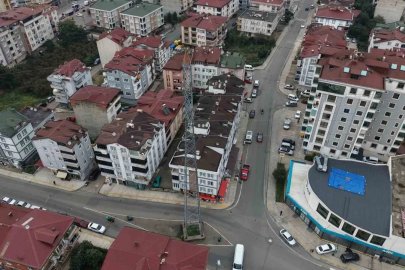 Ordu’da "Ortada direk var, yanından geç" dedirten görüntü
